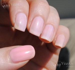 enticing_comp Thumb to pinkie (left to right): Kleancolor Sheer Pastel Pink, Left to right: Kleancolor Sheer Pastel Pink, China Glaze Encouragement, Cult Nails Enticing, Nicole by OPI Kim-pletely in Love, Zoya Audrey