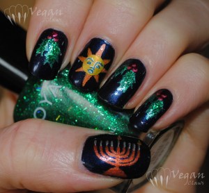 Saturnalia and Hanukkah decorations mani