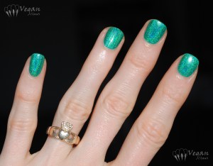 Smitten Polish Claddagh