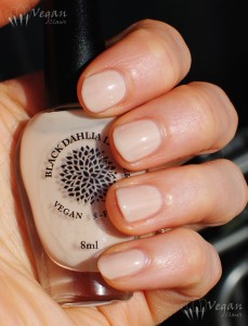 blackdahlialacquer_daffodilpetals