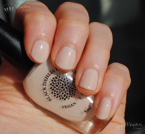 blackdahlialacquer_daffodilpetals3