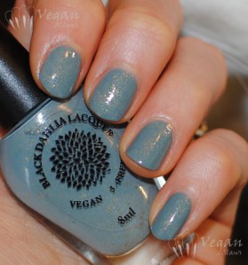 blackdahlialacquer_wildbergamot_flash2