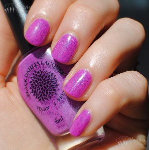 blackdahlialacquer_bleedinghearts4