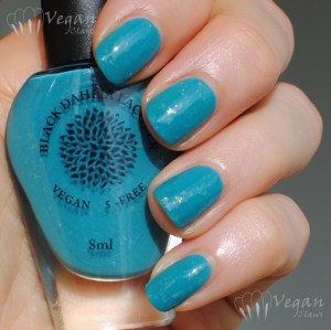 blackdahlialacquer_swanriverdaisy_ig