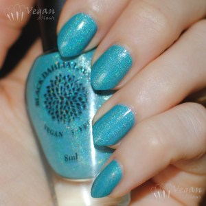 blackdahlialacquer_lacealoe_flash2