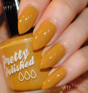 prettyandpolished_inthebuff_flash